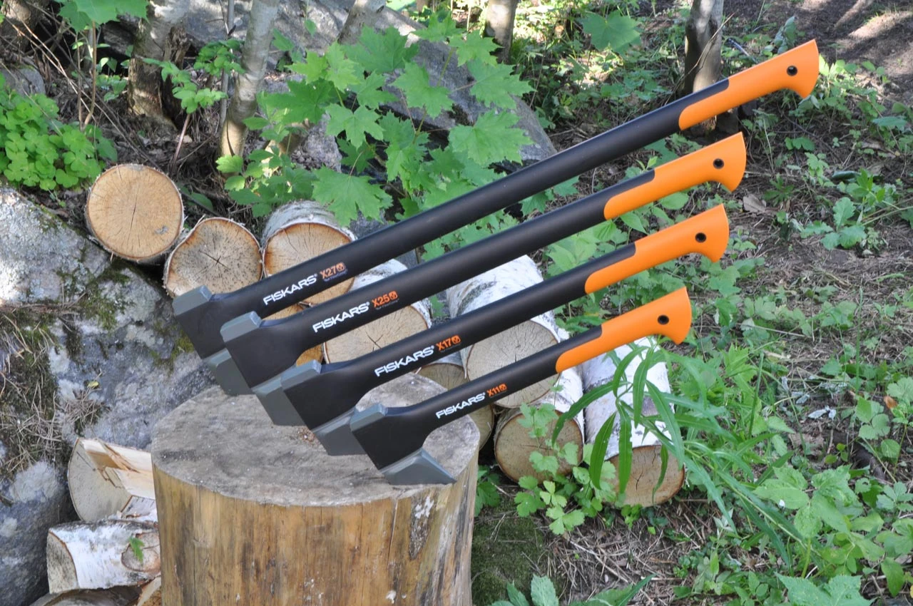 Fiskars Bijl X11 - 44 Cm 4 Fiskars Bijl X11 - 44 Cm - Afbeelding 2