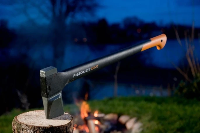 Fiskars Kloofbijl X25 - 72 Cm 4 Fiskars Kloofbijl X25 - 72 Cm - Afbeelding 2